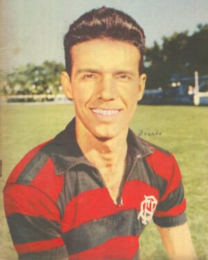 Zagallo Instagram - Parabéns @flamengo pela 8ª vitória do @brasileirao ! 🏆❤️
.
.
#velholobotaon #baudozagallo