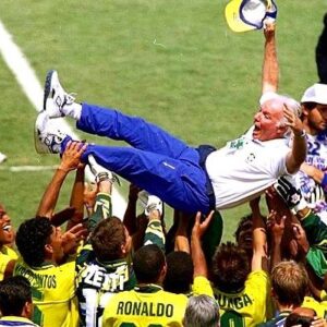 Zagallo Instagram - Felicidade total após a vitória na final de 94! Por alguns momentos achei que ia cair no chão! 😂🏆
.
. 
#velholobotaon #baudozagallo