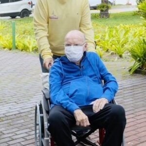 Zagallo Instagram - Hoje tive a honra de tirar o molde dos meus pés para a calçada da fama do @maracana. Foi como voltar no tempo e lembrar da primeira vez que pisei no Maraca como jogador, com a Amarelinha, contra o Paraguai. De quebra ainda fiz dois gols de cabeça 

#velholobotaon