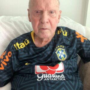 Zagallo Instagram - Hoje é dia 13 e tem jogo do Brasil, e eu só queria avisar que o VELHO LOBO TA ON! ⚽️🙌🏼
.
@cbf_futebol