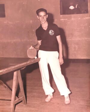 Zagallo Instagram - O #tbt de hoje é de mais de 70 anos quando jogava pelo América, meu primeiro clube. Assim como tênis, gostava muito de jogar ping pong. E jogava bem😜
.
.
#velholobotaon #baudozagallo