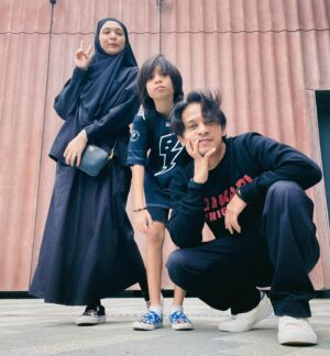 Zahiril Adzim Instagram - Hye.
It’s 3 of us again.
♥️