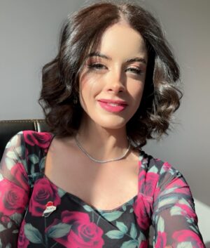 Zahra Habib Instagram - من نظر في عيب نفسه ، اشتغل عن غيب غيره 
التهوا بعيوبكم لعل تلكولها حل 🤲