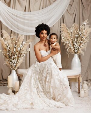 Zakiyah Everette Instagram - 💐 📸 Mother’s Day mini sessions are open , head on over to @lisayvettephotography and tap the link in the bio to book your session 🩷☺️ #mothersday2024 #springphotography #charlottephotography #charlottefamilyphotography #mothersdayminisessions
