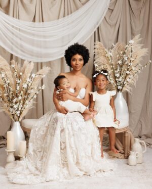 Zakiyah Everette Instagram - 💐 📸 Mother’s Day mini sessions are open , head on over to @lisayvettephotography and tap the link in the bio to book your session 🩷☺️ #mothersday2024 #springphotography #charlottephotography #charlottefamilyphotography #mothersdayminisessions