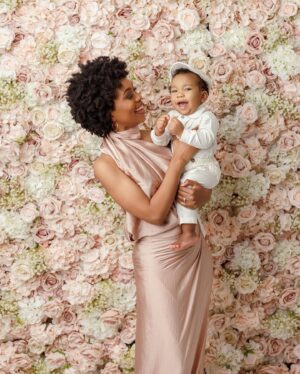 Zakiyah Everette Instagram - 💐 📸 Mother’s Day mini sessions are open , head on over to @lisayvettephotography and tap the link in the bio to book your session 🩷☺️ #mothersday2024 #springphotography #charlottephotography #charlottefamilyphotography #mothersdayminisessions