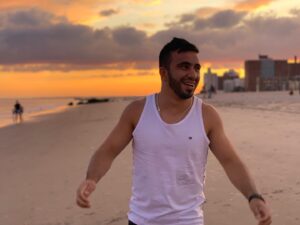 Zarrukh Adashev Instagram - Меньше сожалей больше улыбайся,вот так 😁

Worry less,smile more 😁