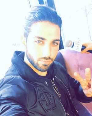 Zaven Aslanian Instagram - Bon week-end à tous 💙