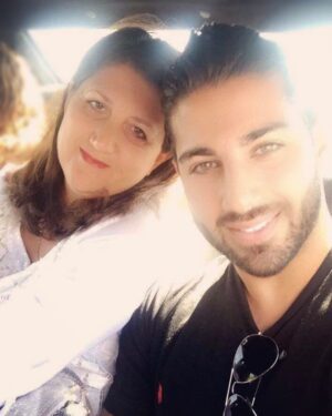 Zaven Aslanian Instagram - Bon anniversaire maman 🎂❤️