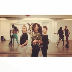 Zayra Setouty Instagram - Mes bb ça !!!!! #commeàlabonneépoque 🔥🔥🔥