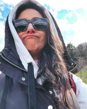 Zdenka Predná Instagram - Dnes
sme 
konečne 
boli 
vonku!🙏🏼🤍🌺.

Príroda je najväčší liečiteľ!
Kam vy chodievate najradsej?
Radi sa inspirujeme ..

1. Liecenie slnkom
2. Kalvária v dialke
3. Traja vodníci a traja koníci
4. Smrekovy kaktus🌵🌺 
5. tato fotka je tu omylom, no nedá sa vymazať, ale aspon vidite, že piknikujeme zodpovedne a @odvcely_voskove_obaly  je nám stále málo
6.🌚dnes je Nov
7. Rýchle detstvo ... @kamajoka.sk 

No to som si vymyslela.. dalej sa mi to uz nechce opisovať, veď vidíte čo je na obrázkoch.. 
Kto vidí dá mi do komentu 😵‍💫
A kto nevidí, ....🥽.. 
ale hlavne tie miesta kde chodíte mi napíšte!
🌂🙋🏻‍♀️