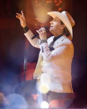 Zé Amaro Instagram - Zé Amaro , o “Cowboy Português “ no Coliseu dos Recreios ESGOTADO 🫶🏽🇵🇹🎵 #zeamaro #coliseudosrecreios #lisboa #espacial
