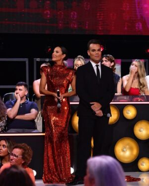 Zé Lopes Instagram - Pequenos momentos daquilo que foi apresentar a emissão “Big Brother - A festa”. 🥳 
E agora que o jogo acabou, só espero, de coração,  que os 25 concorrentes tenham uma vida muito feliz e próspera. ❤️
Destas imagens, qual é a vossa favorita? 😎