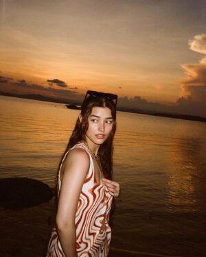 Zelda Williams Instagram - Wearing mom’s dress in grandpa’s homeland ♥️

It’s been awhile since I had a new adventure, and I’m so grateful to have taken this one with @lizasoberano and friends! Lots of laughter, tons of exploring, so many mango shakes and a couple gallons of sweat later, and I can honestly say that the Philippines now holds the permanent space in my heart that I’d always hoped it would. 

Can’t wait to get back! ♥️