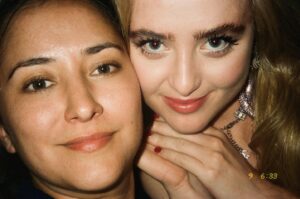Zelda Williams Instagram - Another Lisa Frankenstein BTS bunch, in honor of it being available online ♥️ For those asking over the last couple days, the 80’s portrait studio photos of the family (you can see @lizasoberano’s here) were originally going to be used for a fun credit montage, but it didnt end up making it in! Hopefully I can post them all one day, they’re so fun. The pup you see featured in them was also never in the movie, that’s actually Woody, who belongs to @paulahuidobro! ♥️ He was the honorary set mascot.
