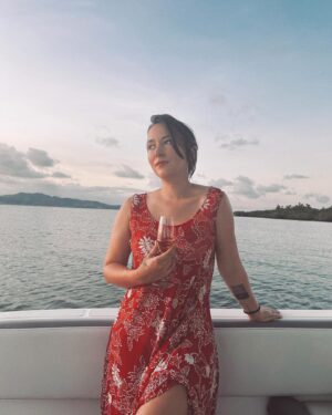 Zelda Williams Instagram - Wearing mom’s dress in grandpa’s homeland ♥️

It’s been awhile since I had a new adventure, and I’m so grateful to have taken this one with @lizasoberano and friends! Lots of laughter, tons of exploring, so many mango shakes and a couple gallons of sweat later, and I can honestly say that the Philippines now holds the permanent space in my heart that I’d always hoped it would. 

Can’t wait to get back! ♥️