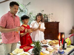 Zenn Kyi Instagram - Gong Xi Fa Cai!
နှစ်သစ်မှာအားလုံးအတွက်ငြိမ်းချမ်းတဲ့နေ့တွေအမြန်ရောက်နိုင်ဖို့ဆုတောင်းပါတယ်။ ❤️🙏❤️