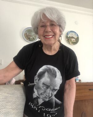 Zerrin Sümer Instagram - 19 Mayıs 2024 🇹🇷 gençlik ve spor bayramı . Atamızın armağanı gençliğe ve hepimize kutlu olsun .👏🇹🇷🌺🌼🌸Sonsuz dek 🇹🇷❤️