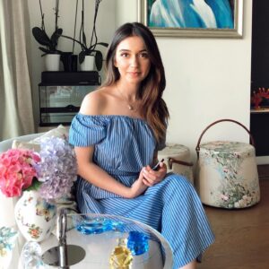 Zeynep Anıl Tatdıran Instagram - Gü - nay - dın! 
Mayıs hepimize iyi gelecek, sağlık getirecek inanıyorum. 
İşimize gücümüze geri döneceğimiz, kıymetini bilmediğimiz herşeye dört elle sarılacağımız günler gelecek. 
Özlediğimiz büyüklerimiz, sevdiklerimizle bir arada, sağlıklı yarınlar bekliyor bizi 🌻