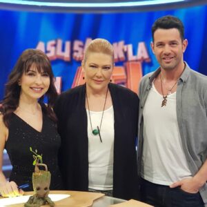Zeynep Eronat Instagram - Canımın içi Keremcem ve Tatlıların tatlısı Aslı Şafak la İşin Aslı programına katıldık...@keremcem#bloomberg#tv#sohbet#program
