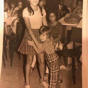 Zeynep Eronat Instagram - Bu da Miraç ve ben 😂😂😂Miraç küçükken hep böyleydi 😂😂😂Şimdi ikimizde böyleyiz..❤️❤️❤️🥰🥰🥰