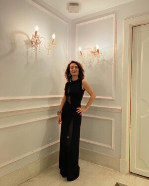 Zeynep Kızıltan Instagram - 🥂🖤✨