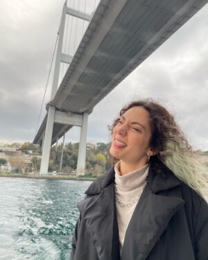Zeynep Kızıltan Instagram - Only funny and not garbage🤿
w/ @canskyldz 🌊