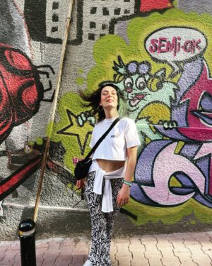 Zeynep Kızıltan Instagram - Relax tune in and smile🙂
