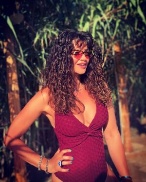 Zeynep Şarlıgil Instagram - Yazı şimdiden özledim desem... #summertime #missingsummer #☀️ special thanks to beautiful photographer: @genevieva.me