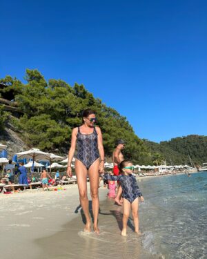 Zeynep Şarlıgil Instagram - Hikayede kalmasın oldu ortak karar 💙🧿🦋 #likemotherlikedaughter #Ela🧿