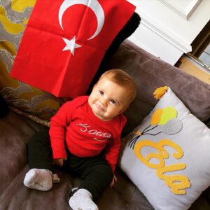 Zeynep Şarlıgil Instagram - #29ekimcumhuriyetbayramımızkutluolsun 🇹🇷🇹🇷🇹🇷🇹🇷 ❣️ELA❣️