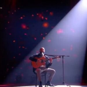 Zhan Grigorev-Milimerov Instagram - Полное выступление в девятом эфире проекта «Три аккорда» ✌️

Композиция «Расстанься с ней» А. В. Новикова!!!
