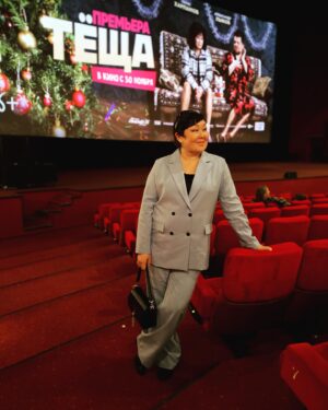 Zhanyl Asanbekova Instagram - На премьере фильма «Тёща».