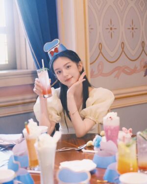 Zhou Ye Instagram - 🎂✌️