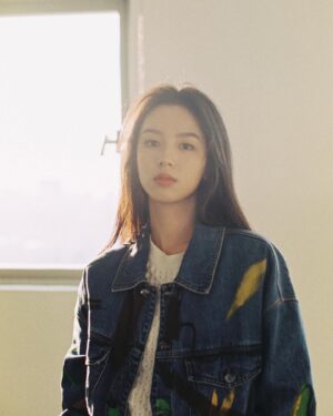 Zhou Ye Instagram - 灵灵灵 希望听到你说Hi～