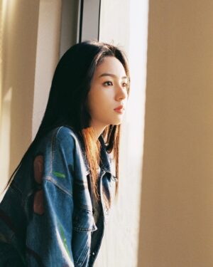 Zhou Ye Instagram - 灵灵灵 希望听到你说Hi～