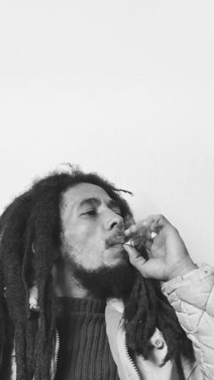 Ziggy Marley Instagram - Welcome home @bobmarley @onelovemovie 
Watch Party time this weekend !! 😶‍🌫️😶‍🌫️🤣😂🎉🥳🎊🍾🍻🥂
Let’s get together and feel alright. #onelove #bobmarley