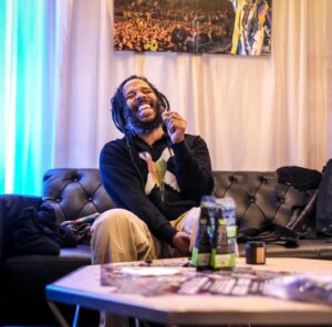Ziggy Marley Instagram - This is what happens to me when old soul @stephenmarley ‘Ragga’ comes through. Good #medicine in every way imaginable.
😂😂😂😂. JAH.  #laugh #laughter