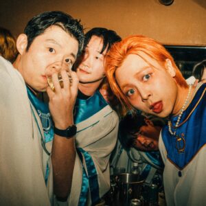 Zior Park Instagram - New album release party with my team @syndrome_z & my fans

thx to @makersmark_kr