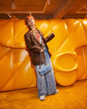 Zior Park Instagram - with @coach
#coachNY #coachKorea #CourageToBeReal #코치성수팝업 #코치퀼팅태비