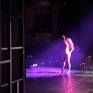 Zizi Strallen Instagram - @pippinwestend 29-30/04/24 was pure and utter magic!!! 
So unbelievably grateful to have shared the stage with such incredibly talented and wonderful humans. Hope we all get to do magic together again one day ✨❤️ 

Thank you @ariaents @jonathanoboyle @jgoodwindance @_chrisma____ @adamfishersound @jamieplatt_lighting