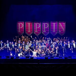 Zizi Strallen Instagram - @pippinwestend 29-30/04/24 was pure and utter magic!!! 
So unbelievably grateful to have shared the stage with such incredibly talented and wonderful humans. Hope we all get to do magic together again one day ✨❤️ 

Thank you @ariaents @jonathanoboyle @jgoodwindance @_chrisma____ @adamfishersound @jamieplatt_lighting