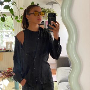 Zoë Love Smith Instagram - happy valentines day from me to me fr 🫡💗💐