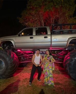 Zoey Deutch Instagram - you know i had to drop in and say “what’s gucci” 
meet Agoura Hills ✌️ 
surpriseee @therealbrosofsimivalley movie out now. congrats baby @jimmy 🛻 🍻