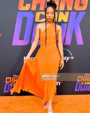 Zoë Renee Instagram - THANK YOU💐

Stylist: @styleisinyou 🧡

Mua: @colleendominique lifesaver

My team: @steffimoy @realnickroses @ryantresdale @sydneybaines 
I’m so grateful 

My most beautiful @changcandunk cast I love you all🧡 

March 10th✨run it up @disneyplus