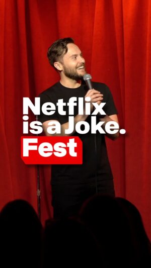 Zoltan Kaszas Instagram - @netflixisajoke I didn’t steal the box, so please give me a special 🤞@thehotelcafe

#netflixisajokefest #netflixisajoke #netflix