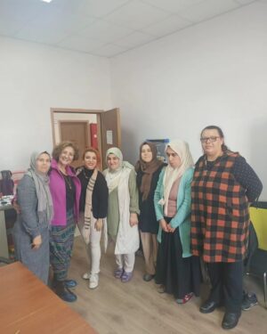 Zuhal Yalçın Instagram - Ordu Ünye de Şehit Eren Bülbül adına sevgili kardeşim @banuakdeniz tarafından yapılan özel eğitim anaokulunu ziyaret ettim.3Aralık dünya engelliler günü için yapılan provalarını izledim,müdüründen çay getiren kıymetli çalışanlarına kadar herkesin önce yüreklerini sonra ne kadar büyük emek verdiklerini gördüm.Velilerin okulları için yaptıkları da paha biçilemez. @orduilmilliegitim Ordu İl Milli Eğitim  müdürümüz sayın @mehmetfatihvargeloglu nun da hassasiyeti okuldan ellerini çekmeyişleri  de ayrıca mutluluk kaynağım oldu 🙏🏻 İyi ki varsınız. ❤️ Her birey engelli adayıdır. #dünyaengellilergünü