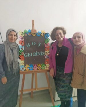 Zuhal Yalçın Instagram - Ordu Ünye de Şehit Eren Bülbül adına sevgili kardeşim @banuakdeniz tarafından yapılan özel eğitim anaokulunu ziyaret ettim.3Aralık dünya engelliler günü için yapılan provalarını izledim,müdüründen çay getiren kıymetli çalışanlarına kadar herkesin önce yüreklerini sonra ne kadar büyük emek verdiklerini gördüm.Velilerin okulları için yaptıkları da paha biçilemez. @orduilmilliegitim Ordu İl Milli Eğitim  müdürümüz sayın @mehmetfatihvargeloglu nun da hassasiyeti okuldan ellerini çekmeyişleri  de ayrıca mutluluk kaynağım oldu 🙏🏻 İyi ki varsınız. ❤️ Her birey engelli adayıdır. #dünyaengellilergünü