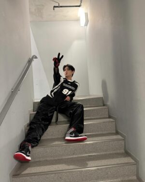 Zuho Instagram - 행복했습니다!!
皆さんのおかげで幸せでした！ <Bang Bang>は 5月に新しく戻ってきます！