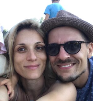 Zuzana Kanócz Instagram - ✨o pár dni nám končí náš spoločný 14 rok a vkročíme do 15ho✨takže taký náš malý - veľký Silvester ✨bolo šťastne  aj nešťastne , bolo ľahko aj ťažko , bolo aj láskavo aj neláskavo, bolo veselo aj smutne , bolo citlivo aj sebecky, bolo povznášajúco aj ubíjajúco.... chviľu hore potom zas dole ... a je to tak v poriadku .... učíme sa , rastieme , napredujeme... spolu ....aj zvlášť .... ✨ my ✨on a ona ✨ty a ja ✨☯️